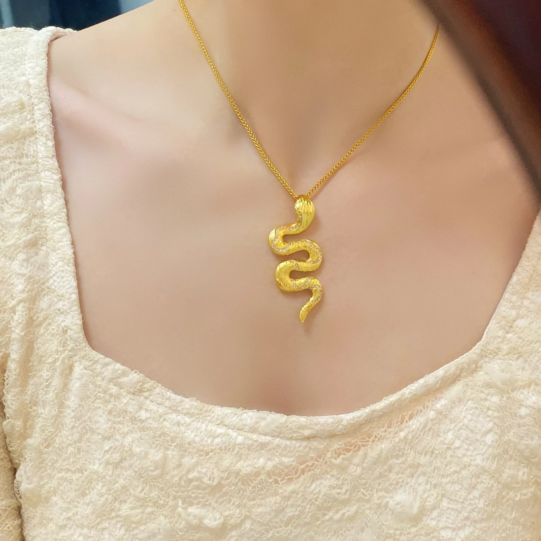 XL3639 点钻拉丝小肥蛇项链轻奢高级本命年锁骨链