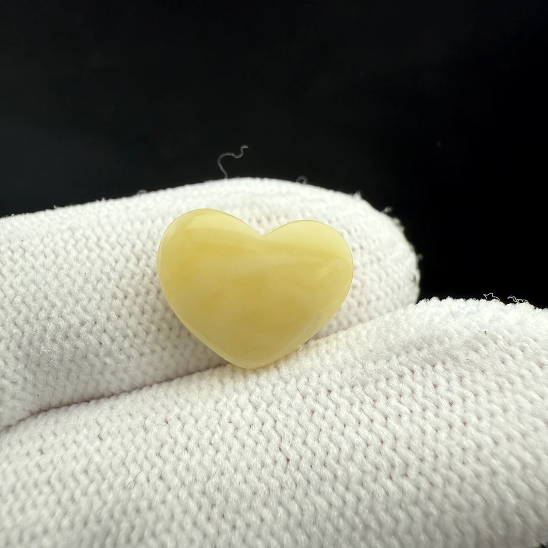 J1102天然原矿俄料蜜蜡13*10*4mm支持复检