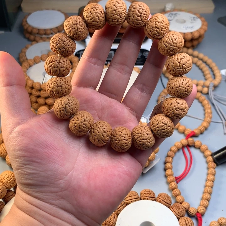 吊坠桃核老树19手持无敌