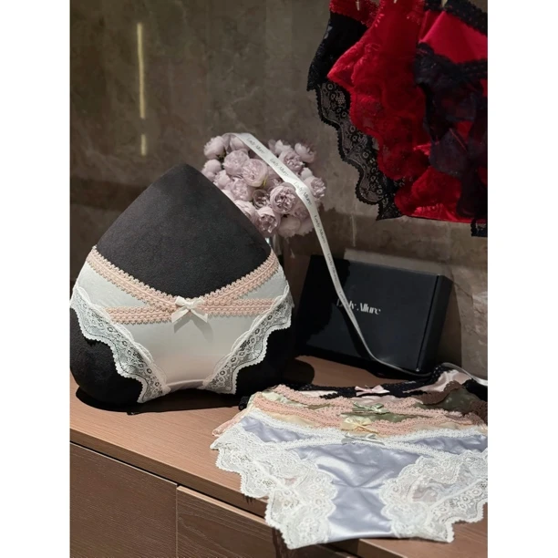 「LA」娇莞笙香*性感蕾丝内裤女薄款新年红色纯欲蝴蝶结低腰三角裤