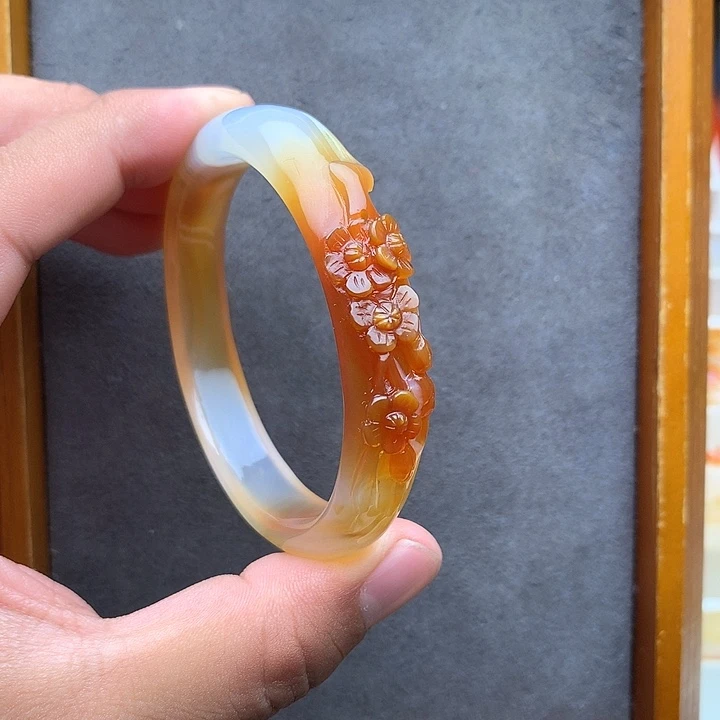 三***哥玛瑙/玉髓未镶嵌手镯55圈口