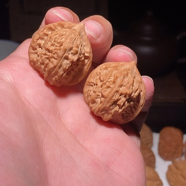 文玩核桃手把件野生寿桃