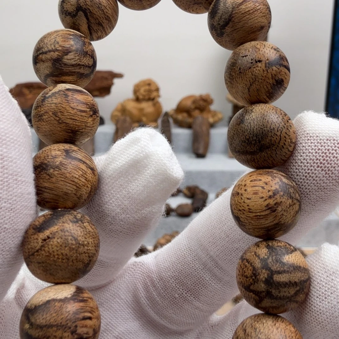 沉香沉香碎屑菩萨棋1.34 c m x19. g