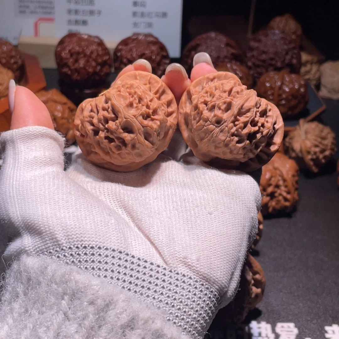 文玩核桃吊坠40.39宫灯6202