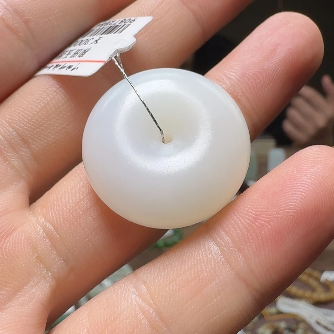 和田玉挂件未镶嵌叫**日