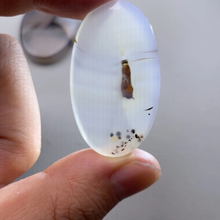 玛瑙/玉髓颈饰未镶嵌富**久