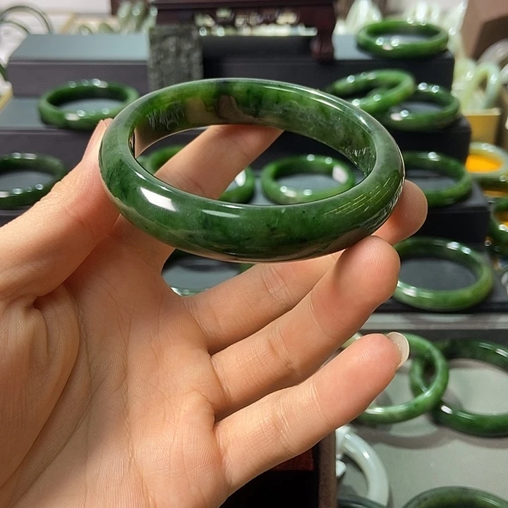 和田玉（碧玉）手镯未镶嵌