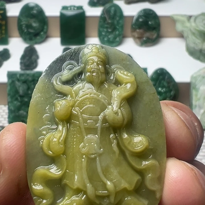 独山玉未镶嵌颈饰