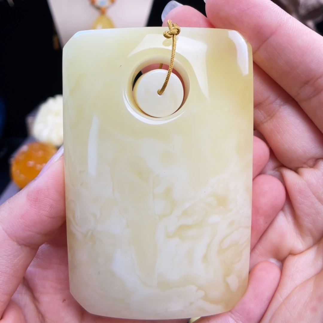 【闪购商品】未镶嵌琥珀珠宝奇石微瑕