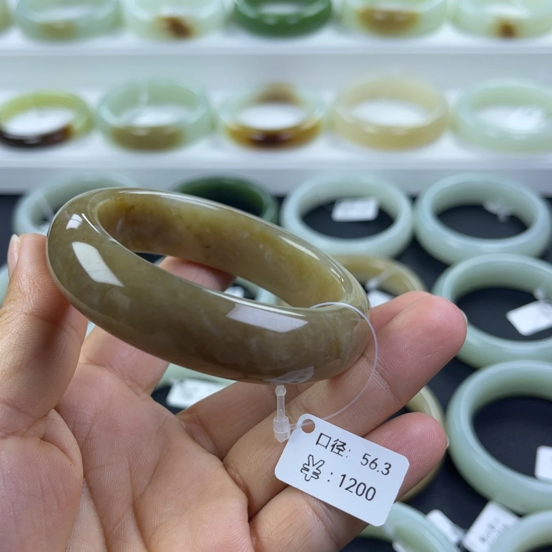和田玉（糖玉）未镶嵌手镯