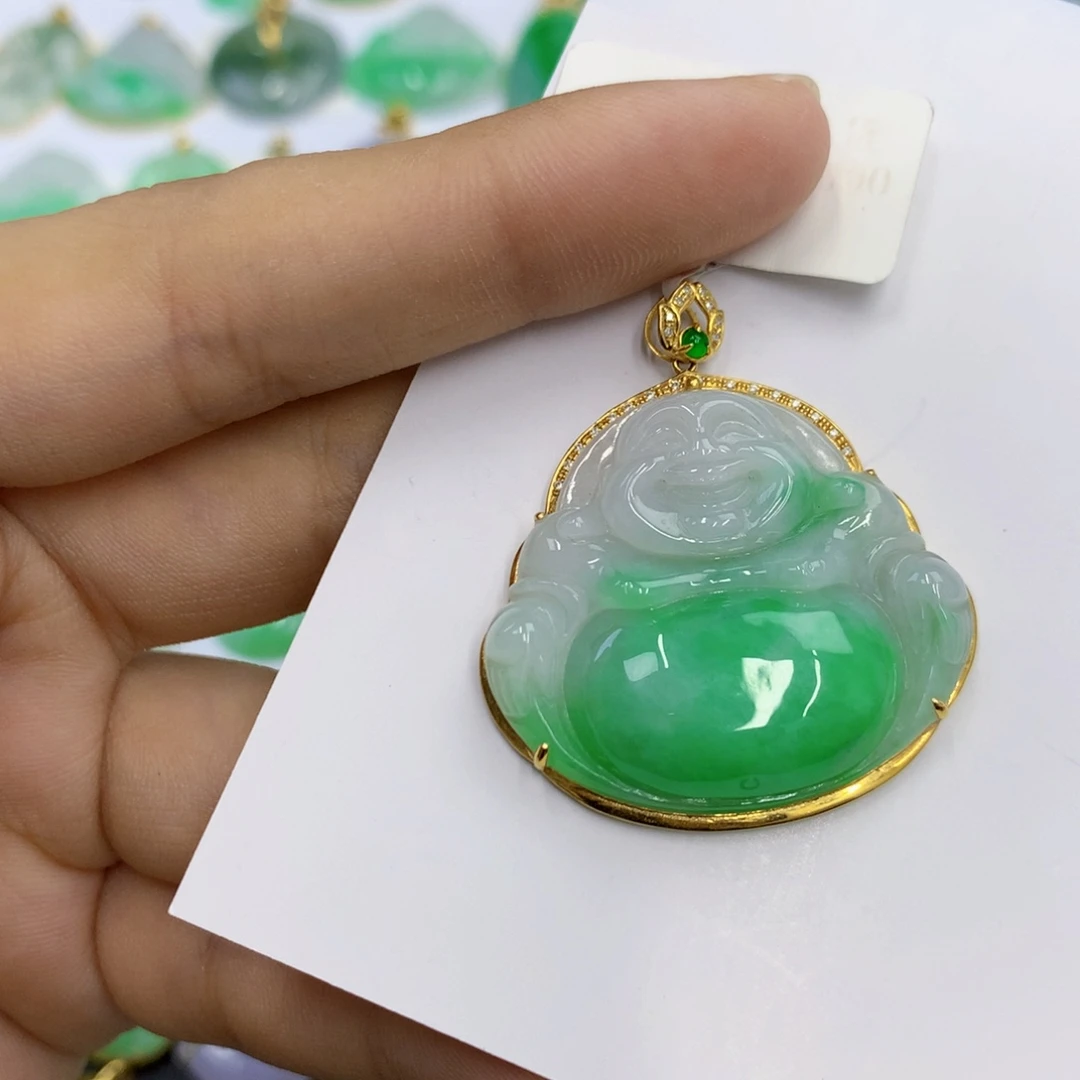 翡翠18K金镶嵌颈饰翡翠