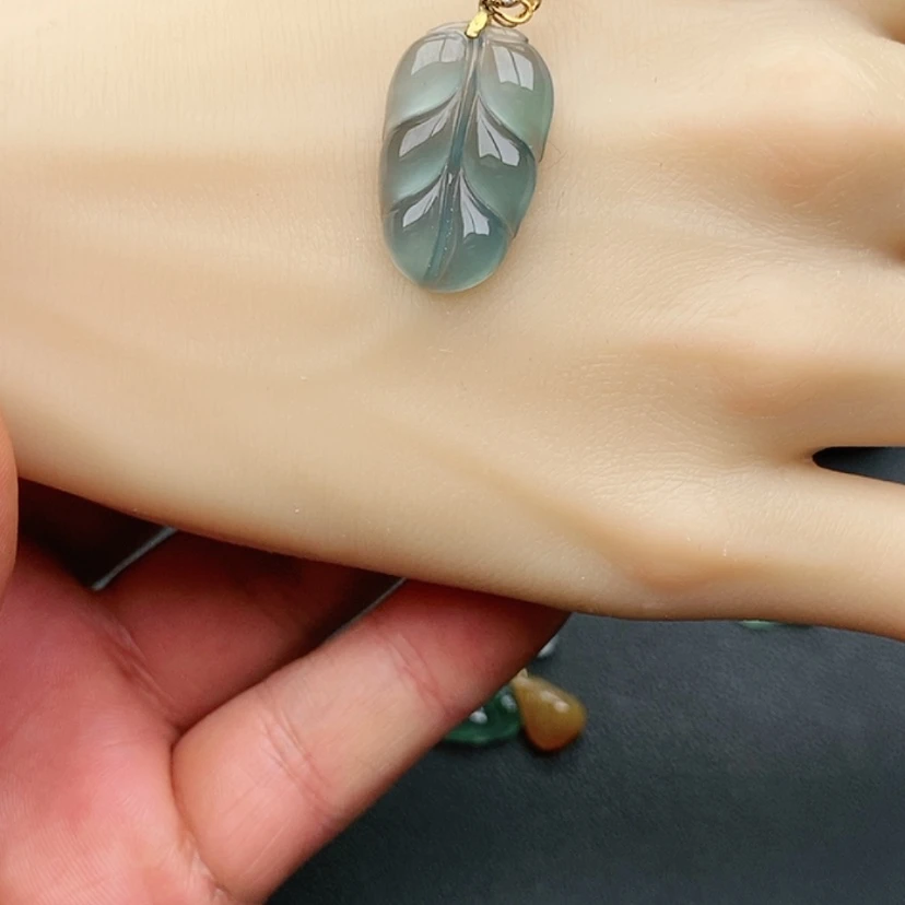 【闪购商品】翡翠颈饰18K金镶嵌A**a吊坠