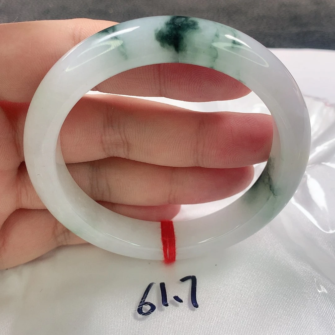 未镶嵌手镯翡翠61-62圈。301号