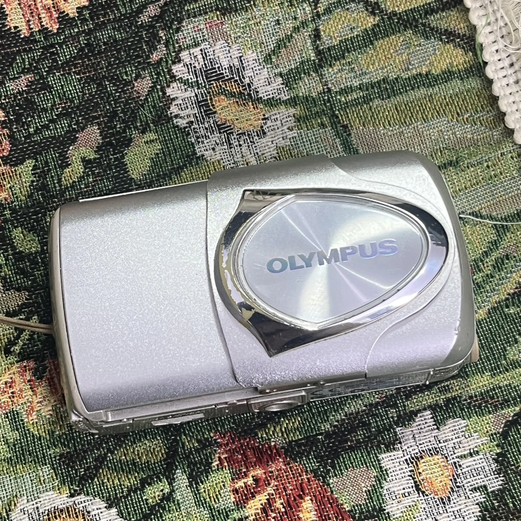 9新 Olympus/奥林巴斯 u300 银色 ccd数码相机 配1G的xd卡