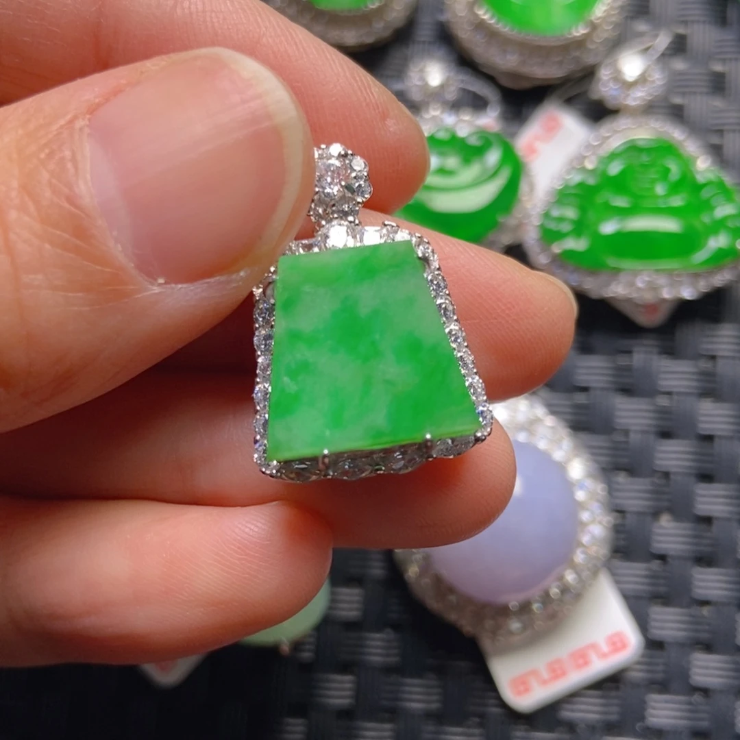 翡翠银S925镶嵌颈饰无事吊坠