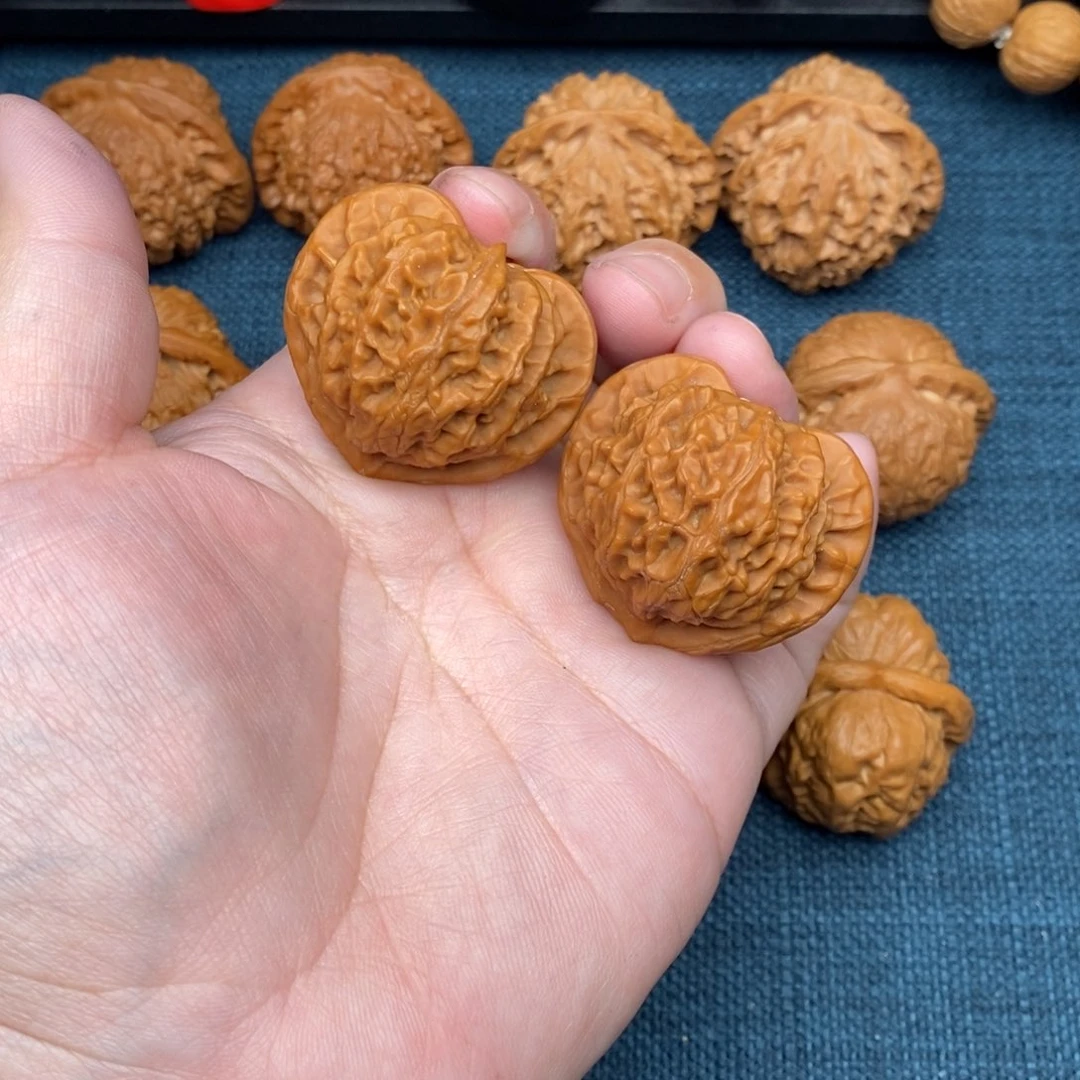 文玩核桃把件全品桃心宫灯39