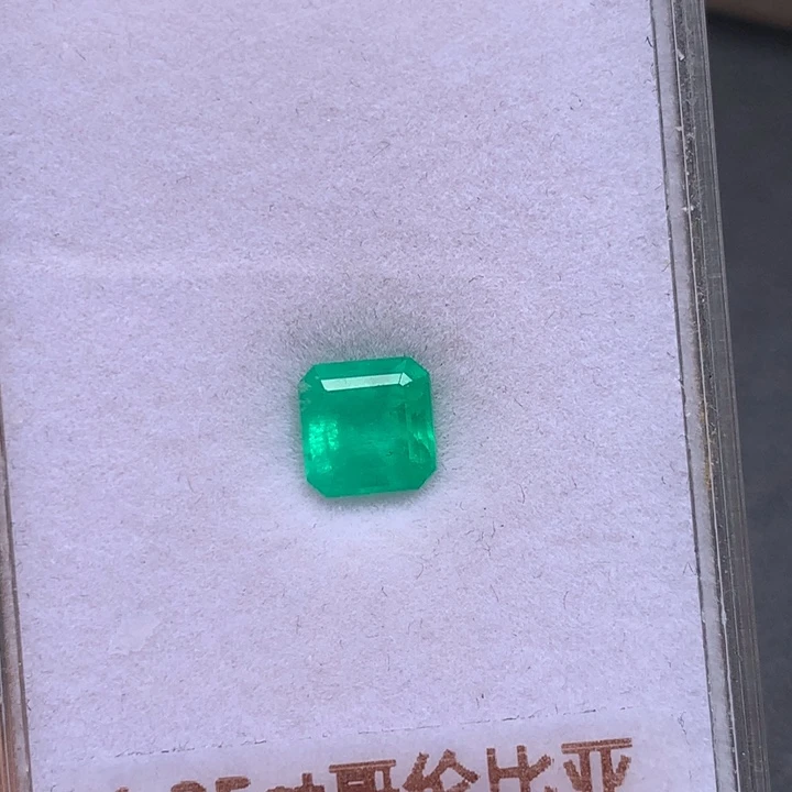 裸石祖母绿6.5×6.4×4.9