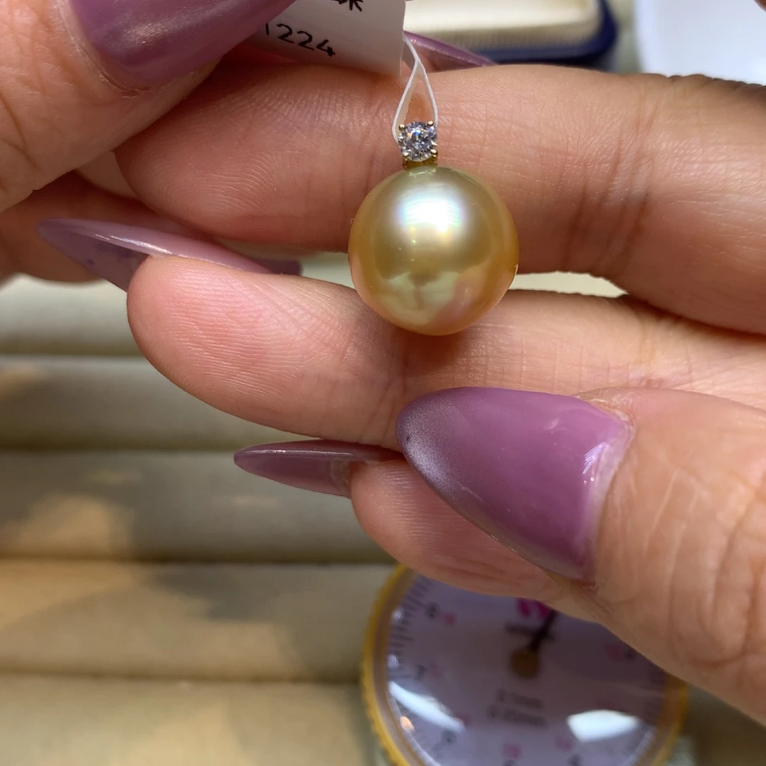 颈饰18K金镶嵌海水珍珠