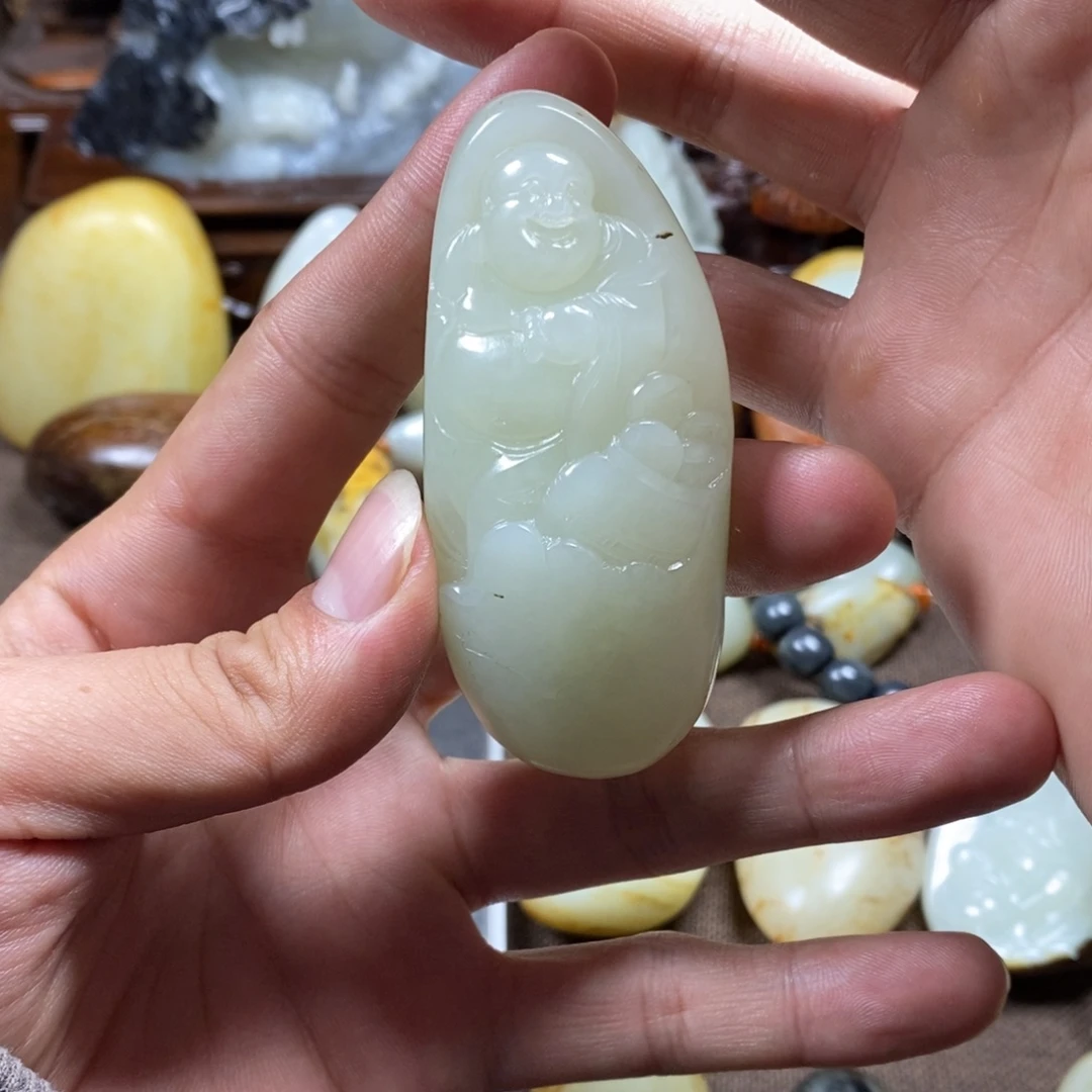 和田玉未镶嵌把件