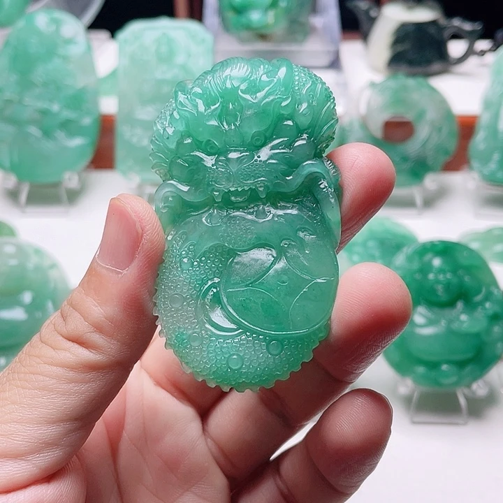 石英质玉吊坠未镶嵌海*歌