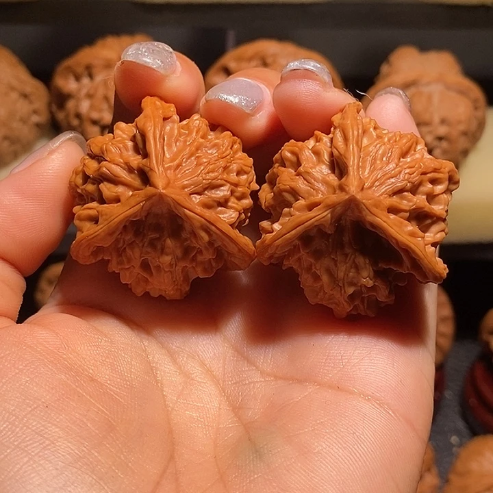 文玩核桃把件?****零37三棱