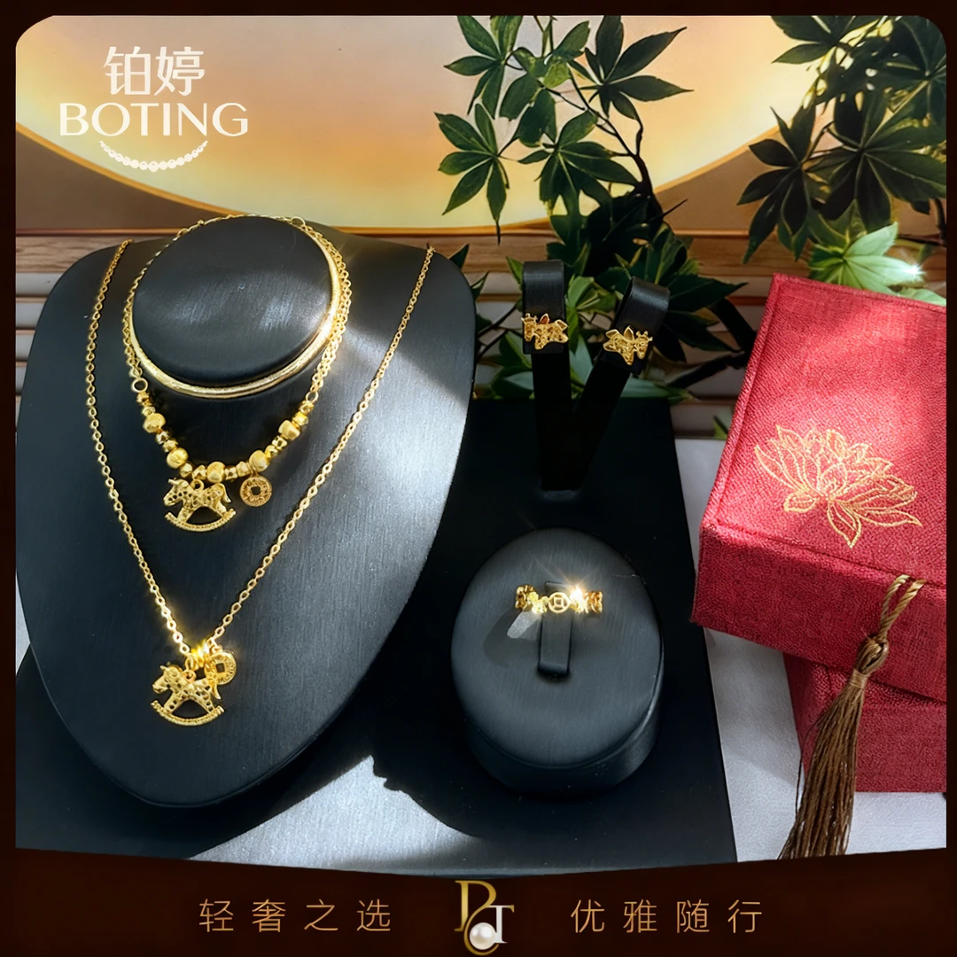 铜合金手链 马上有钱金色木马项链小马铜钱手链叠戴高级锁骨链