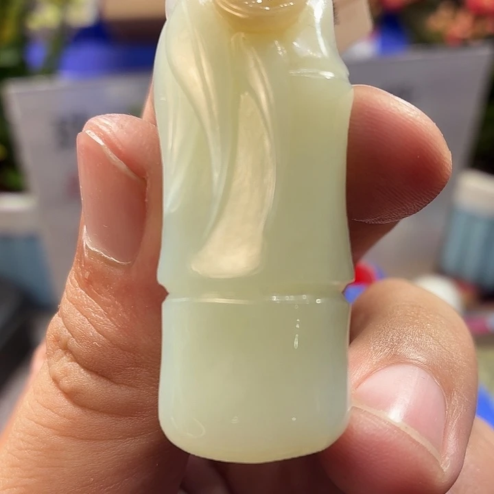 颈饰未镶嵌和田玉（糖玉）