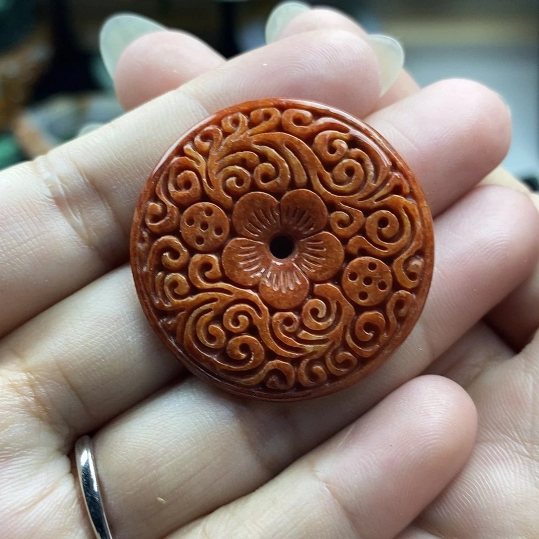 翡翠未镶嵌颈饰平安扣
