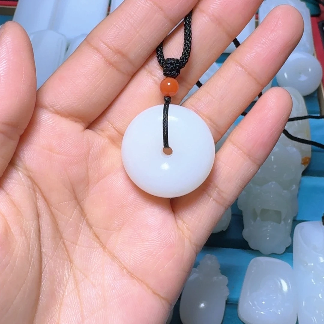 和田玉未镶嵌颈饰果*