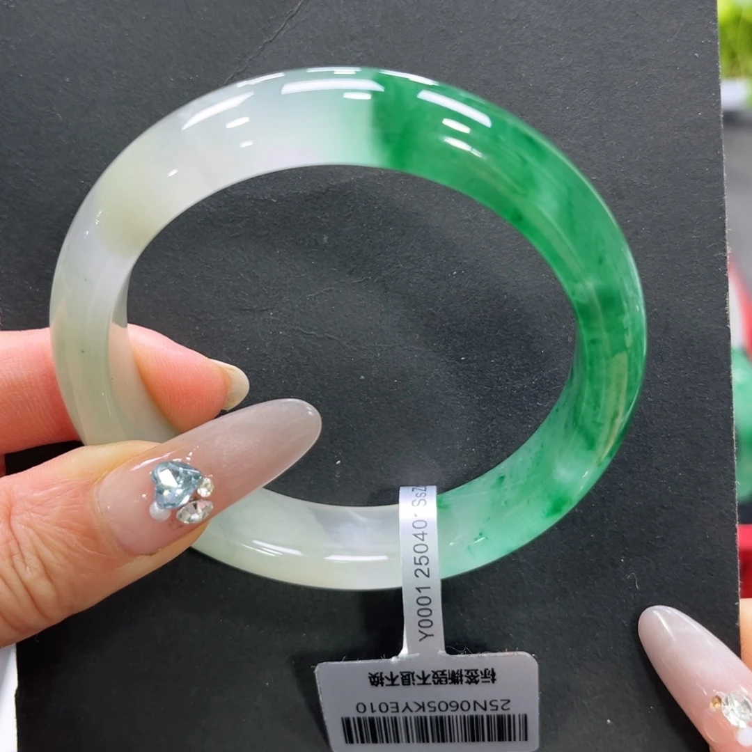 石英质玉手镯未镶嵌➕小玥57