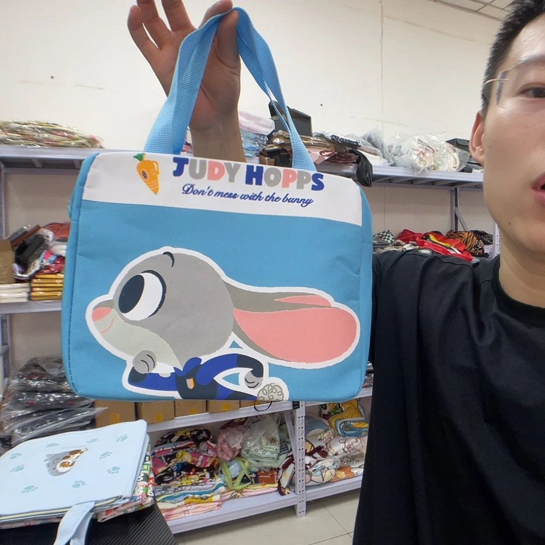 PU化妆包等各种产品的