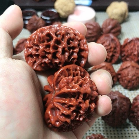 文玩核桃把件海*哥帝王