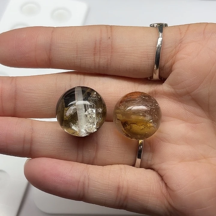 臭****未镶嵌水晶颈饰2颗17mm+闪灵钻圆珠默认微瑕