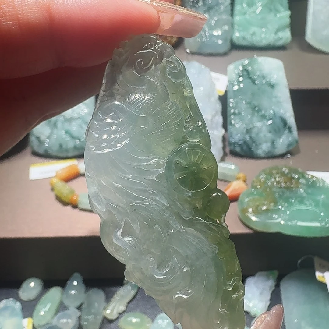 翡翠未镶嵌颈饰吊坠