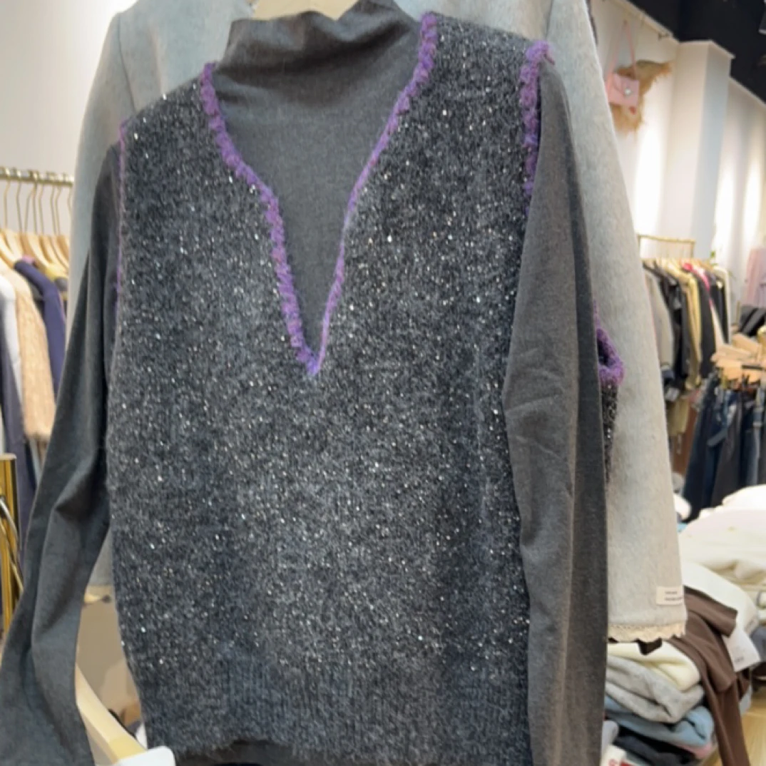 女装打底衫配针织背心二件套