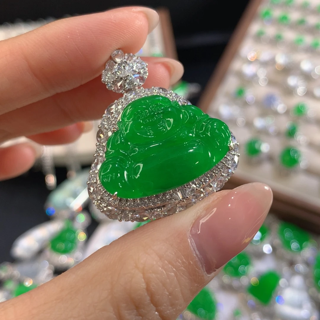 翡翠18K金镶嵌颈饰佛公