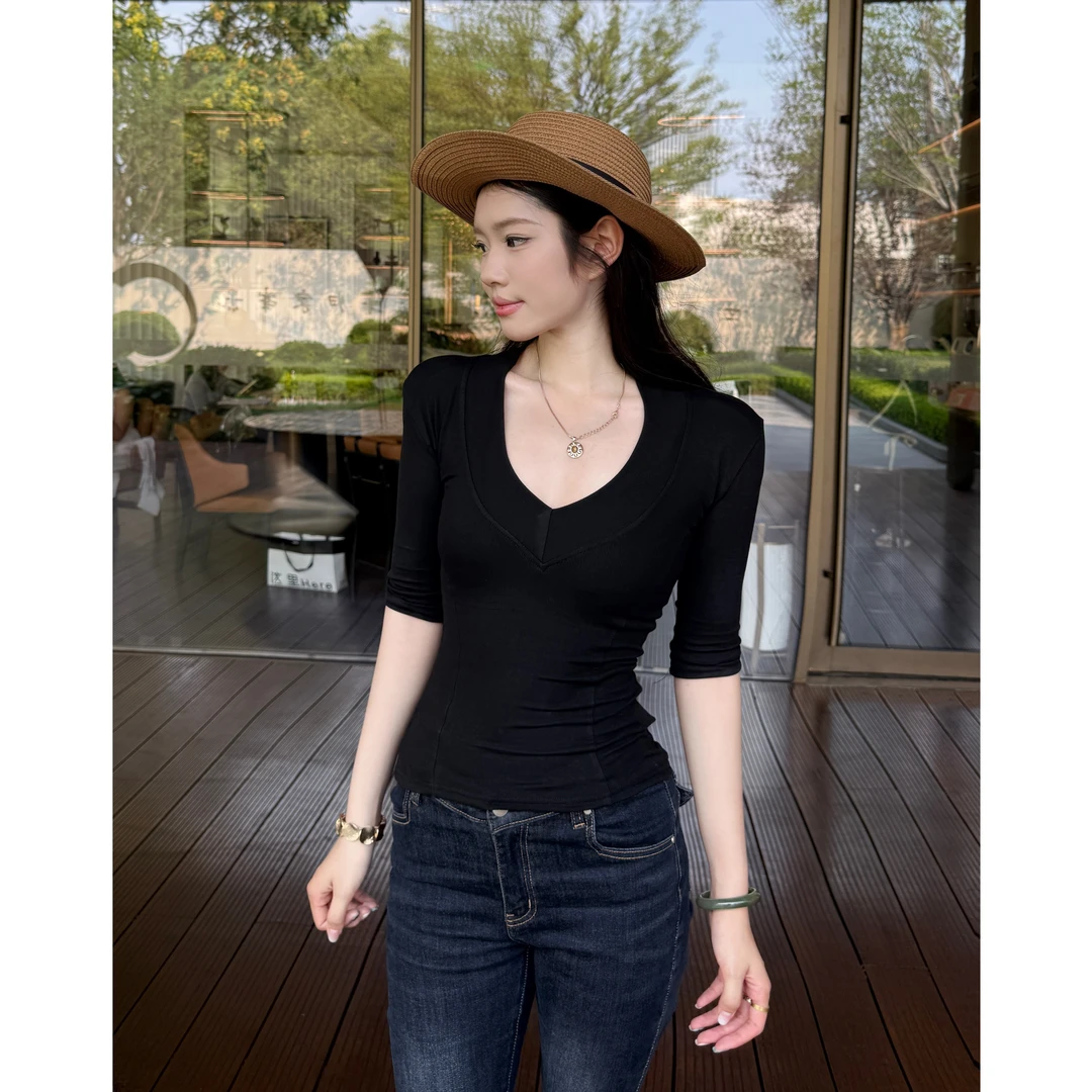 韩系辣妹深V领正肩中袖T恤女轻熟纯欲修身显瘦内搭外穿上衣