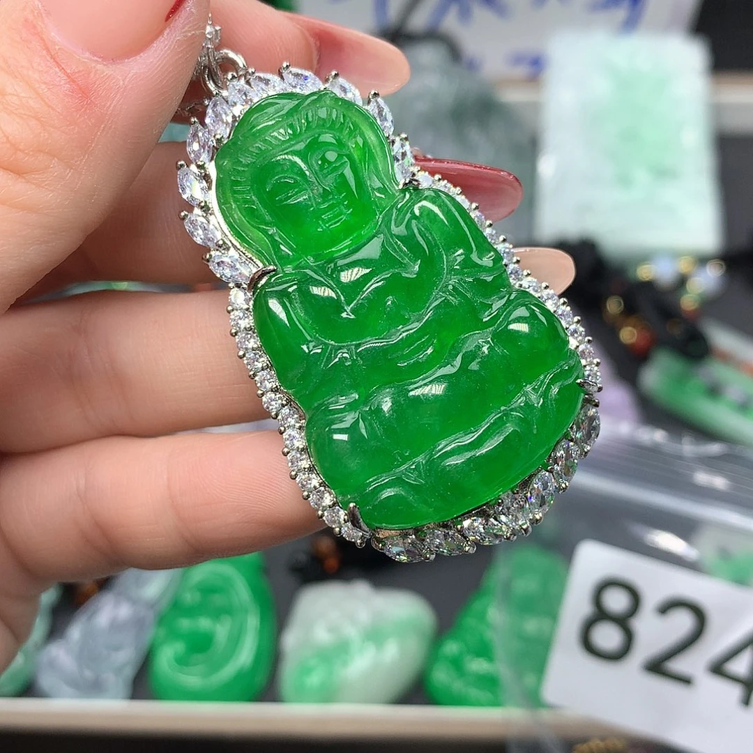 翡翠颈饰未镶嵌翡翠