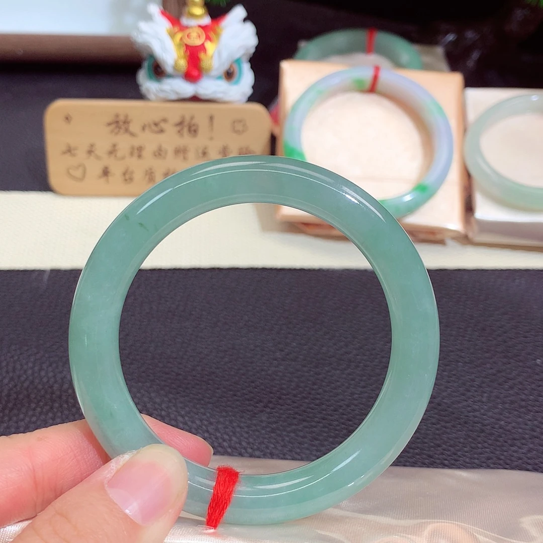 翡翠未镶嵌手镯4200