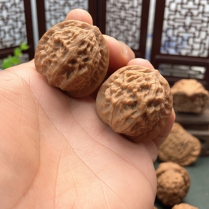 文玩核桃把件瓷娃娃