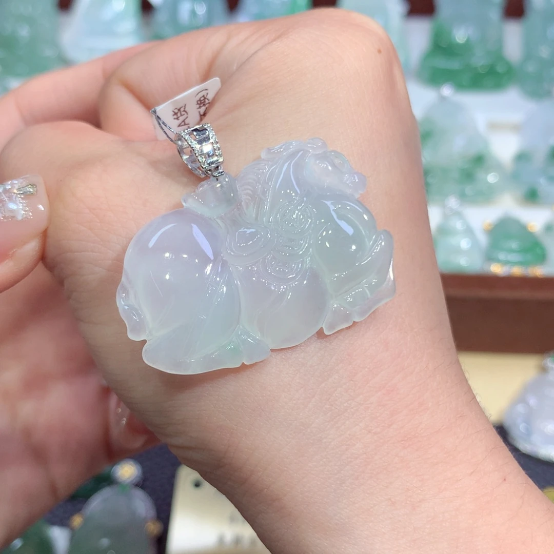 吊坠(不含链)18K金镶嵌翡翠天然缅甸A货翡翠揭阳工马上有钱