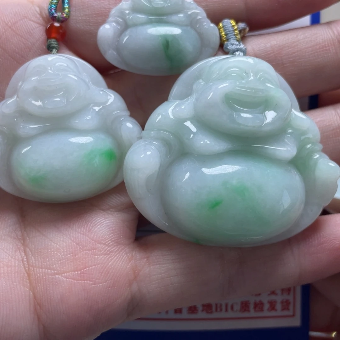 翡翠颈饰未镶嵌心**马