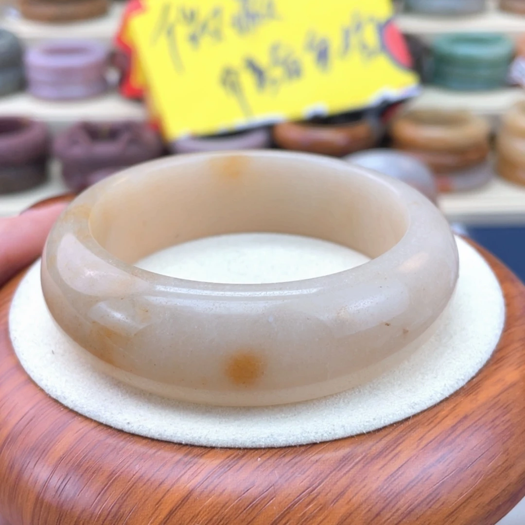 【闪购商品】石英质玉手镯未镶嵌