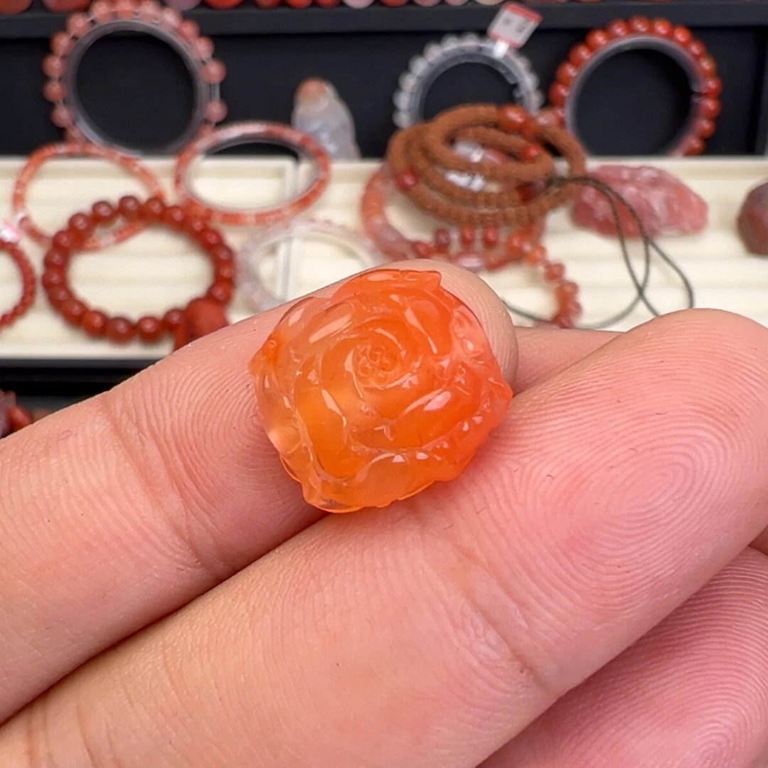 南红玛瑙未镶嵌颈饰牡丹花14+