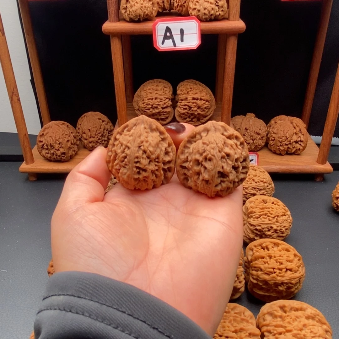 九***。文玩核桃吊坠南疆