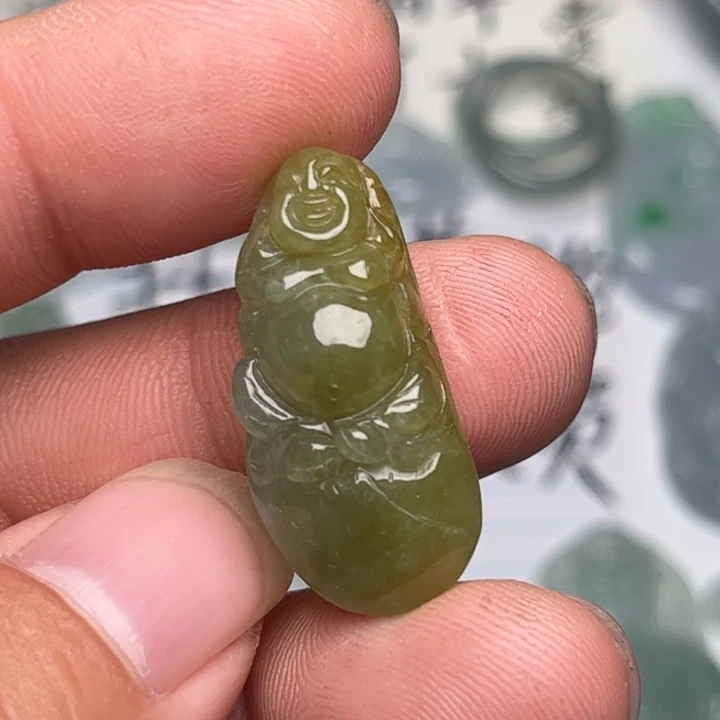 翡翠未镶嵌颈饰逍遥佛