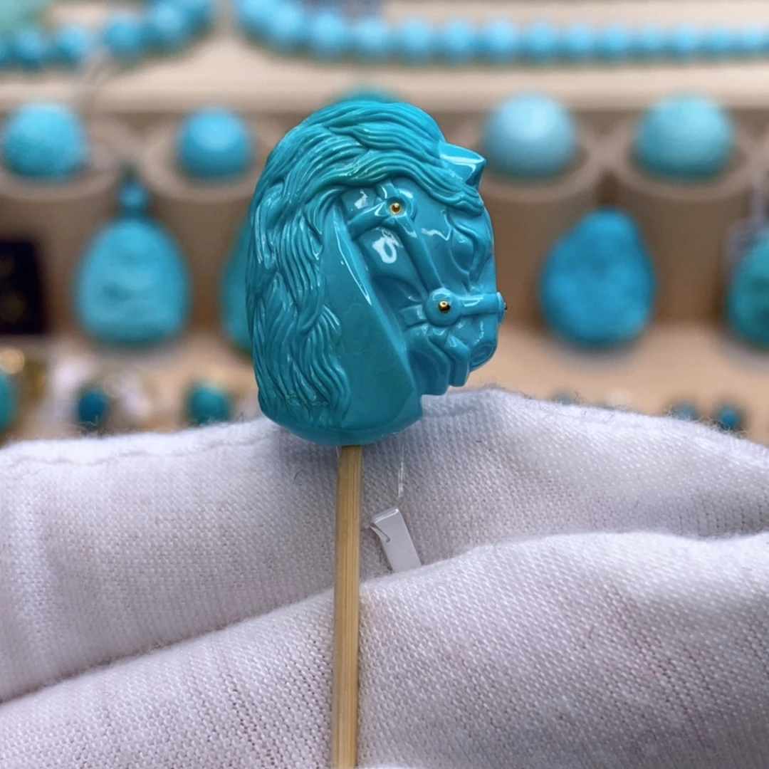 绿松石未镶嵌珠宝奇石