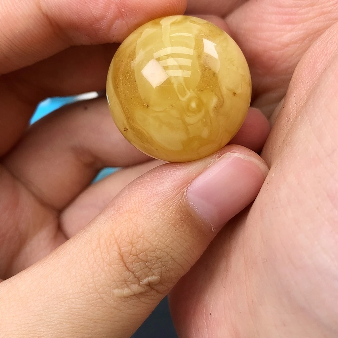 未镶嵌琥珀珠宝奇石