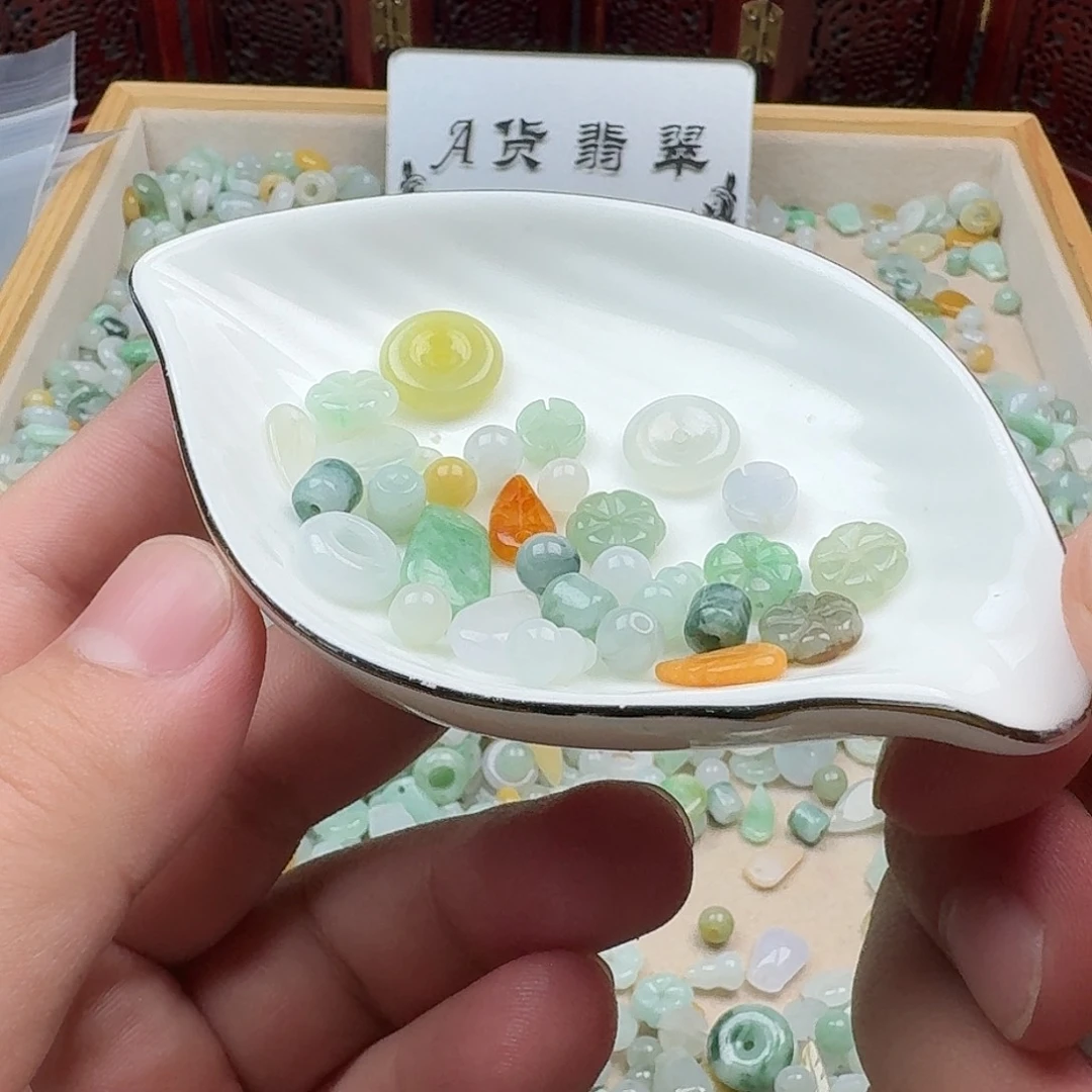 小****翡翠挂件未镶嵌翡翠