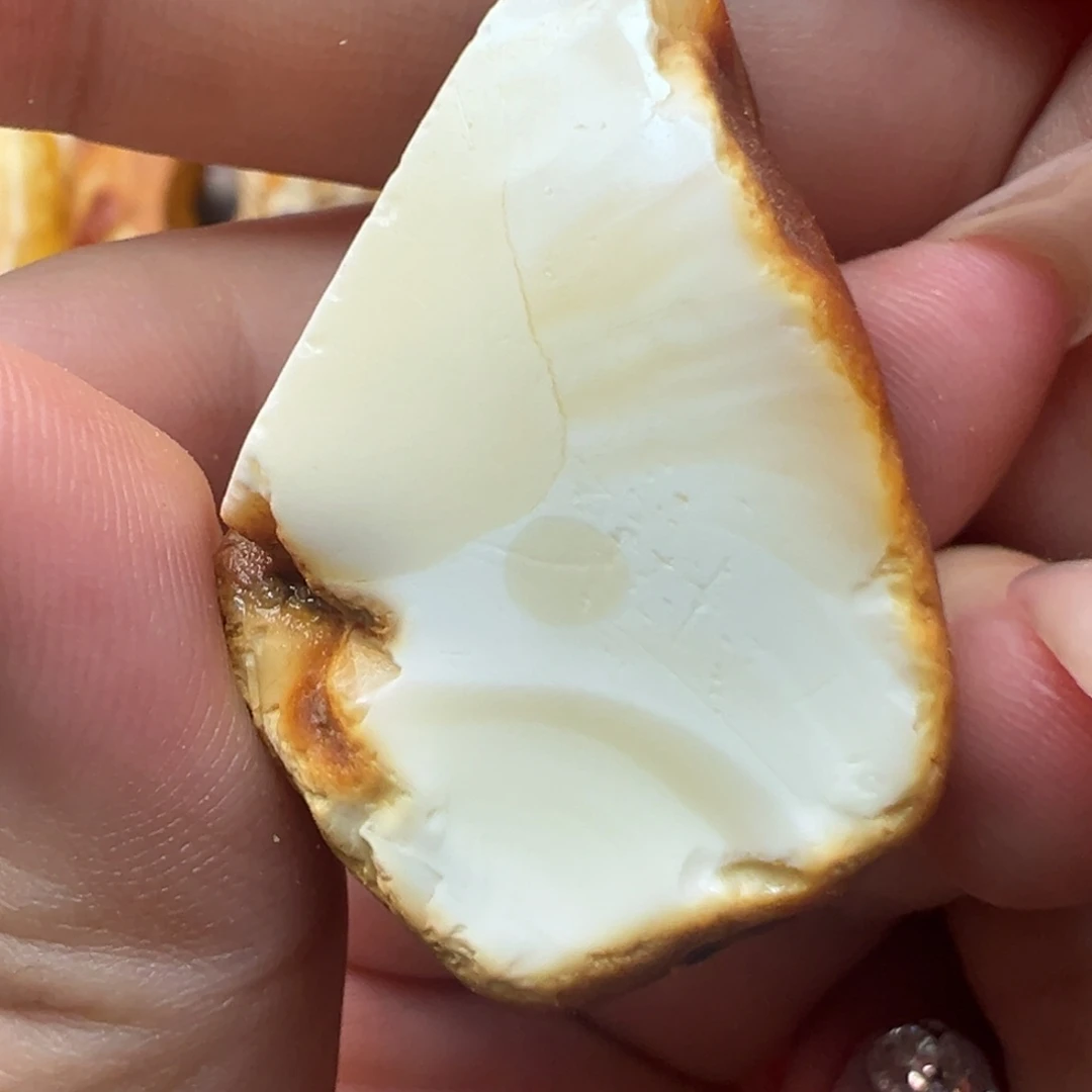 定制琥珀未镶嵌蜜蜡